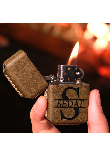 Kişiye Özel Benzinli Çakmak Hakiki Deri El Yapımı Zippo Tarzı Çakmak İsme Özel Çakmak Deri Kaplama Benzinli Erkek Çakmak Hediyelik Çakmak Doğum Günü Yıl Dönümü Hediyesi