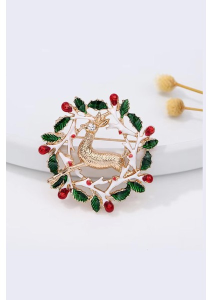 Yılbaşı Hediyelik Çamlar Arasında Noel Figürlü Broş