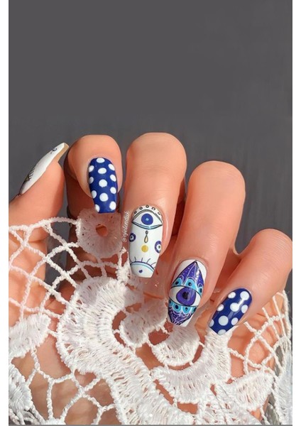 Nazar Tırnak Dövmesi