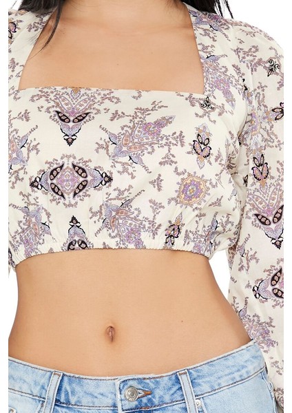 Desenli Bağcıklı Crop Bluz