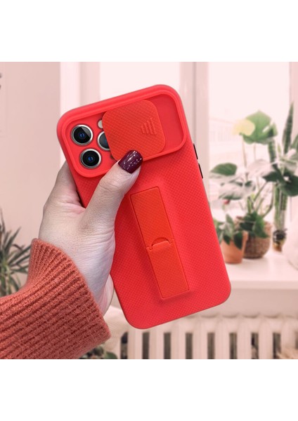 Apple iPhone 11 Pro Max Kılıf Kamera Korumalı Standlı Silikon Kılıf Sarı
