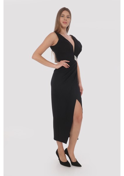 Pilise Detaylı Tasarım Aksesuar Detaylı Elbise fiyatları