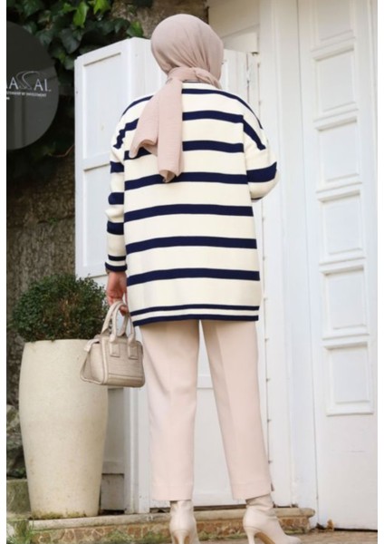 Standart Beden Çizgili Uzun Kollu Triko Tunik fırsatları