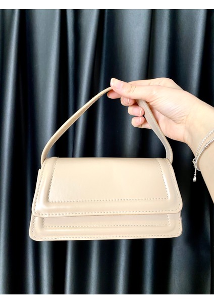 Kadın Deri Kapaklı El ve Omuz Baget Çanta