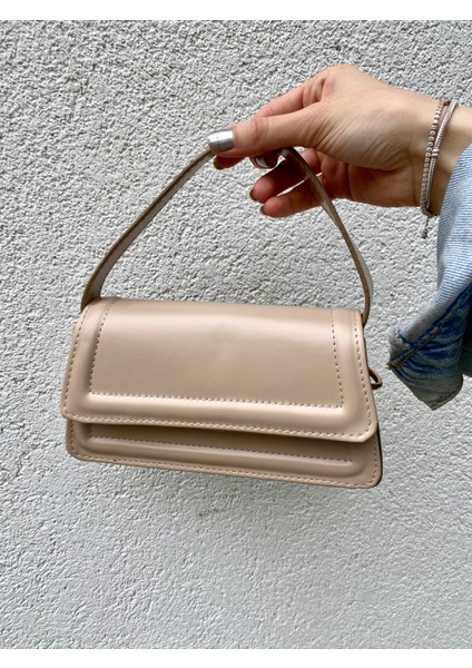 Kadın Deri Kapaklı El ve Omuz Baget Çanta modelleri