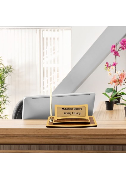 Kişiye Özel Kalemli Ahşap Masa Isimliği modelleri