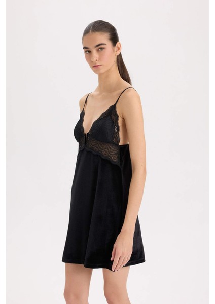 Fall in Love V Yaka Dantelli Kadife Askılı Gecelik D6446AX24WN modelleri