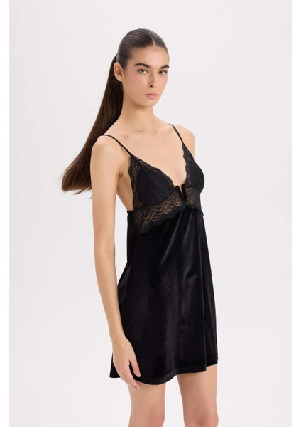 Fall in Love V Yaka Dantelli Kadife Askılı Gecelik D6446AX24WN indirimleri