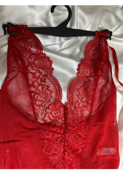 Kırmızı Dantelli Bodysuit