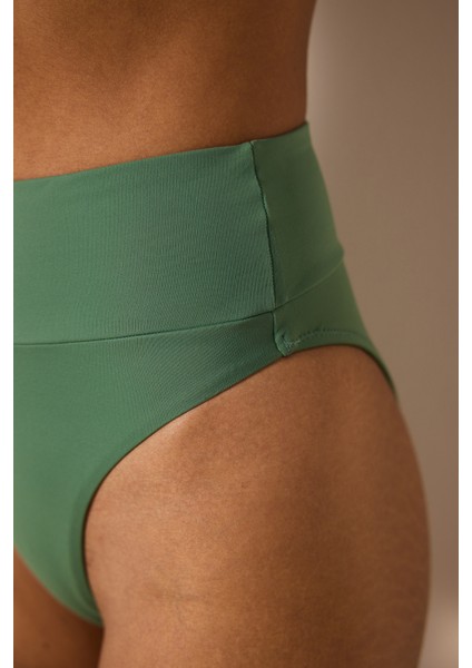 Super High Leg Yeşil Bikini Altı