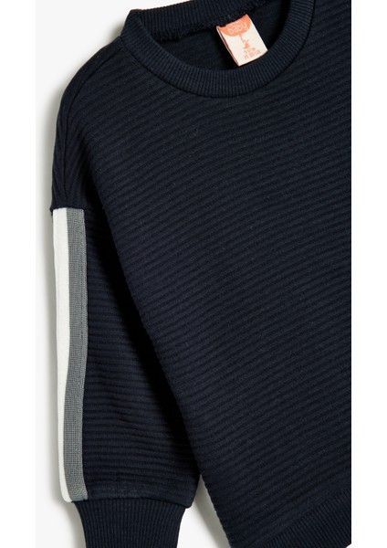 Sweatshirt Bisiklet Yaka Uzun Kollu Şerit Detaylı Pamuklu