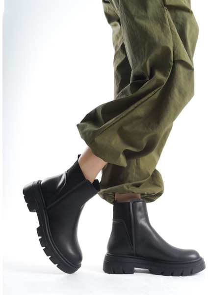 Lına Siyah Lastikli Kadın Bot fiyatları