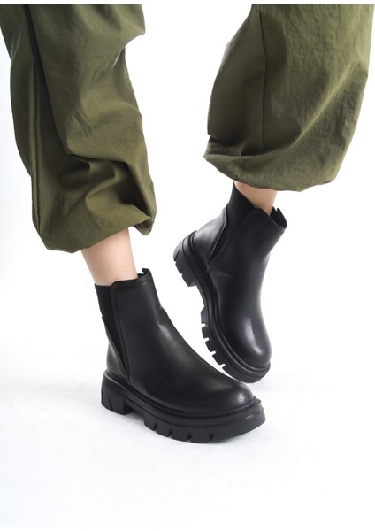 Lına Siyah Lastikli Kadın Bot modelleri