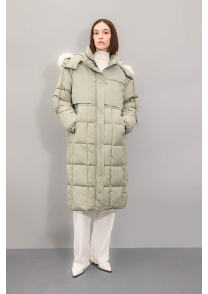 Regular Fit Kapüşonlu Parka C9773AX24WN