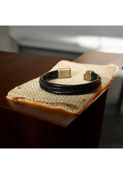 Siyah Deri Bileklik Örgü Deri, Mıknatıs Kapama, Şık ve Modern Tasarım, 3 Beden fiyatları