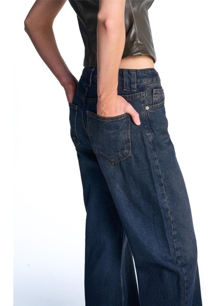 Lacivert Straight Fit Jean fırsatları