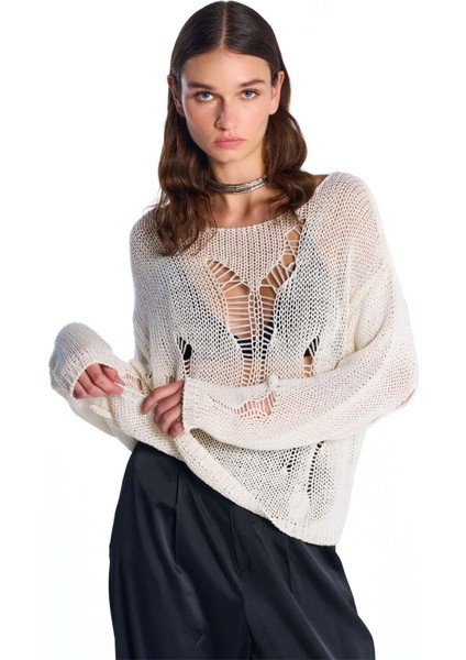 Ekru Sökük Detaylı Triko Kazak
