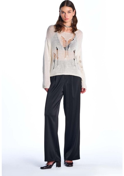 Ekru Sökük Detaylı Triko Kazak fırsatları