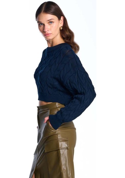 Lacivert Saç Örgülü Crop Triko Kazak modelleri