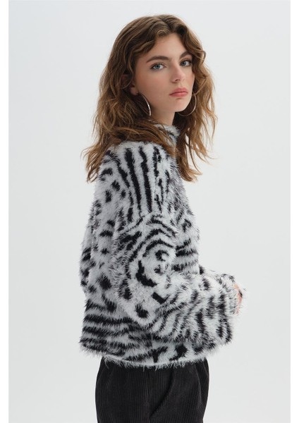 Siyah Balıkçı Yaka Triko Kazak