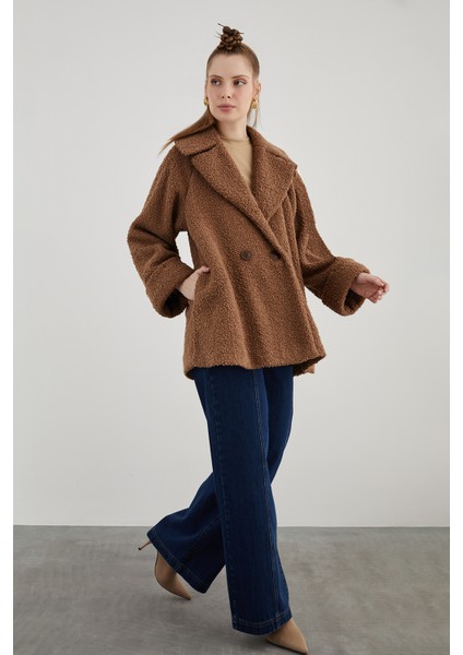 Kruvaze Kesim Duble Kollu Oversıze Peluş Kahverengi Kaban fiyatları