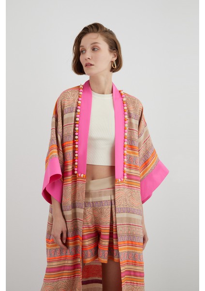 Yakası Işlemeli Kimono