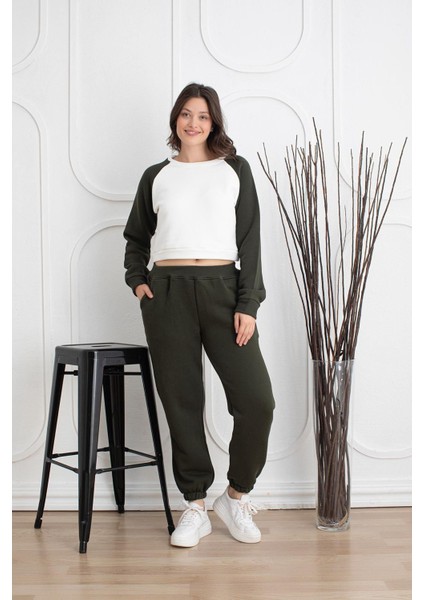 Kadın Üst Beyaz Kolları Haki Bisiklet Yaka, Alt Haki Beli ve Paçası Lastikli Pamuklu 3 İplik, Cepli Eşofman Takımı, Spor Giyim modelleri