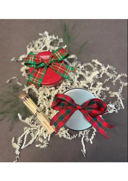 2’li Metal Kutu Yılbaşı Temalı Mum Seti, Christmas, Yeniyıl Temalı Ekose Kurdeleli Mum Seti