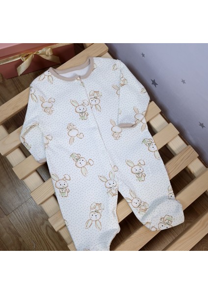 Kız Bebek %100 Pamuklu Çıtçıtlı Çoraplı Tavşan ve Yaprak Desenli 3'lü Tulum Seti