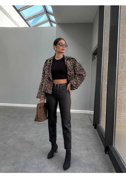 Siyah Kaplamalı Paça Kesik Pantolon fiyatları