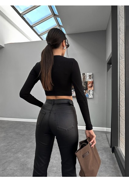 Siyah Kaplamalı Paça Kesik Pantolon indirimleri