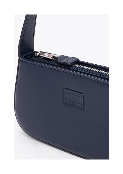 Tjw Ess Must Shoulder Bag