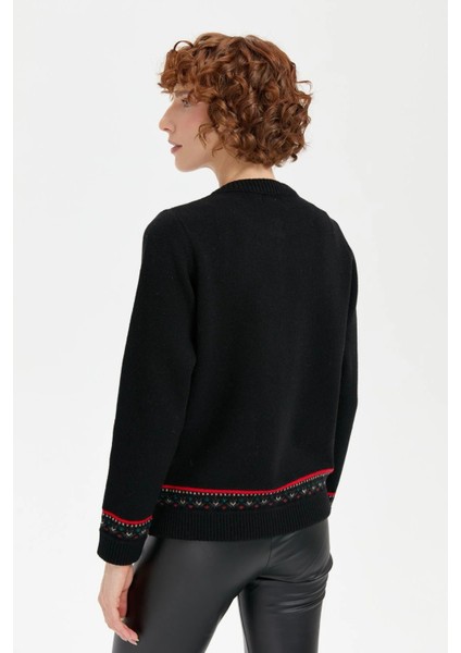 Kadın Sıfır Yaka Eteği ve Kol Ucu Desenli Yün Ceket 24085 Siyah indirimleri