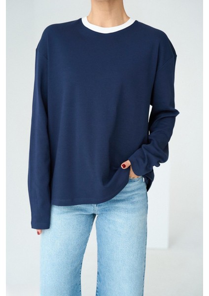 Kadın Lacivert Yakası Renk Detaylı Sweatshirt indirimleri