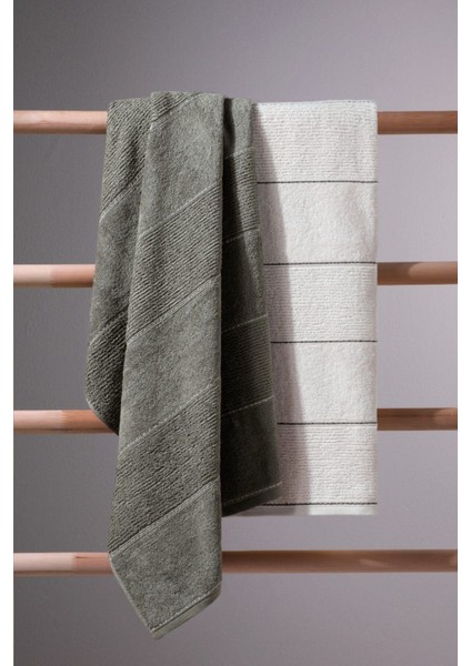 Yumuşak pamuk havlu seti, 70x140cm, 2 adet, renkli ve modern tasarım