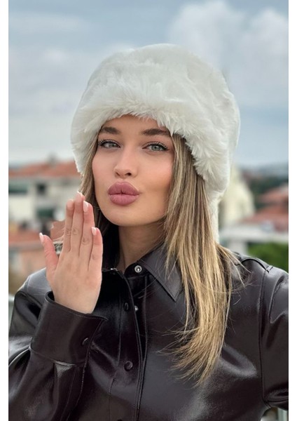 Kadın Kışlık Luxury Beyaz Rus/slav Tarzı Suni Kürklü Peluş Tüylü Trenduşanka Kalpak Şapka