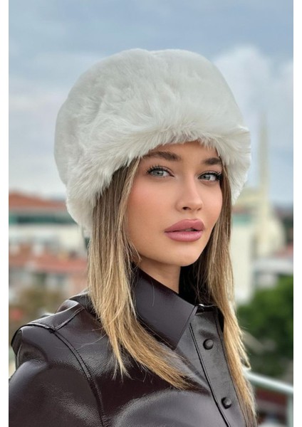 Kadın Kışlık Luxury Beyaz Rus/slav Tarzı Suni Kürklü Peluş Tüylü Trenduşanka Kalpak Şapka fiyatları