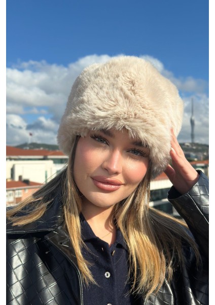 Kadın Kışlık Luxury Bej Rus/slav Tarzı Suni Kürklü Peluş Tüylü Trenduşanka Kalpak Şapka