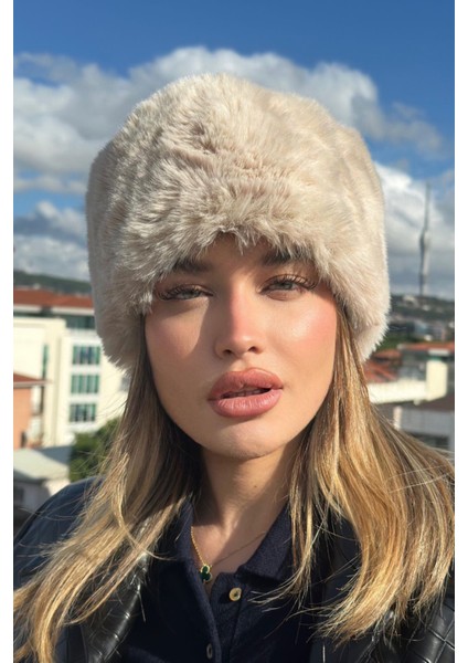 Kadın Kışlık Luxury Bej Rus/slav Tarzı Suni Kürklü Peluş Tüylü Trenduşanka Kalpak Şapka fiyatları