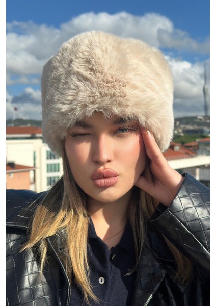 Kadın Kışlık Luxury Bej Rus/slav Tarzı Suni Kürklü Peluş Tüylü Trenduşanka Kalpak Şapka modelleri