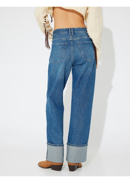 x Zeynep Bastık - Katlama Paça Detaylı Düz Paça Pantolon indirimleri