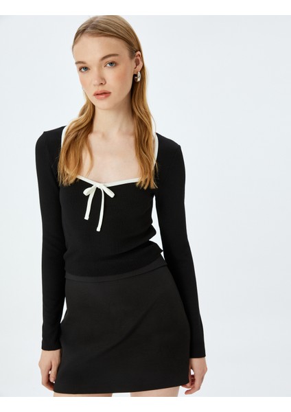 Kalp Yaka Fiyonk Detaylı Fitilli Uzun Kollu Slim Fit Bluz
