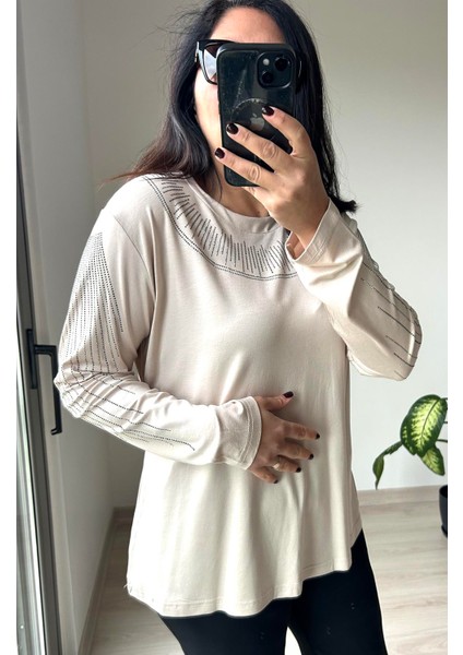 Kadın Büyük Beden Yakası ve Kolları Taş Detaylı Bluz -BGB60 modelleri