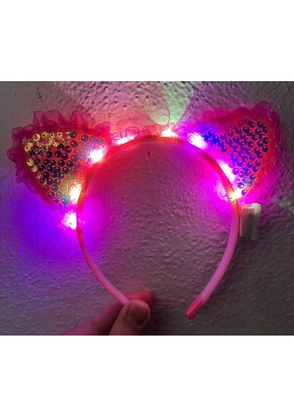 Kenarları Dantelli Fuşya Pullu Payetli LED Işıklı Kedi Kulak Taç 17X19 cm