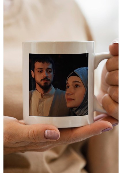 Kızıl Goncalar Cüneyd Efendi- Zeynep Baskılı Premium Yılbaşı Hediyesi Kupa Bardak