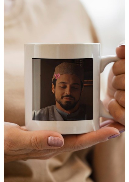 Kızıl Goncalar Cüneyd Baskılı Premium Yılbaşı Hediyesi Kupa Bardak