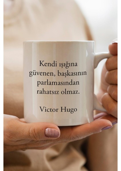 Victor Hugo Sözünden Alıntı Baskılı Yılbaşı Hediyesi Kupa Bardak