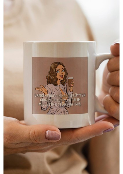 Sanki Herkesin Kaşığı Sütten Çıkmış Da Baskılı Premium Yılbaşı Hediyesi Kupa Bardak