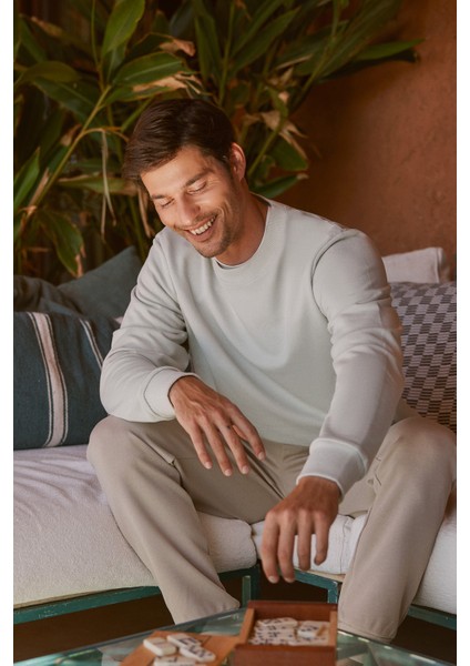 Erkek Bej Standart Fit Normal Kesim Bisiklet Yaka 3 Iplik Pamuklu Sweatshirt
