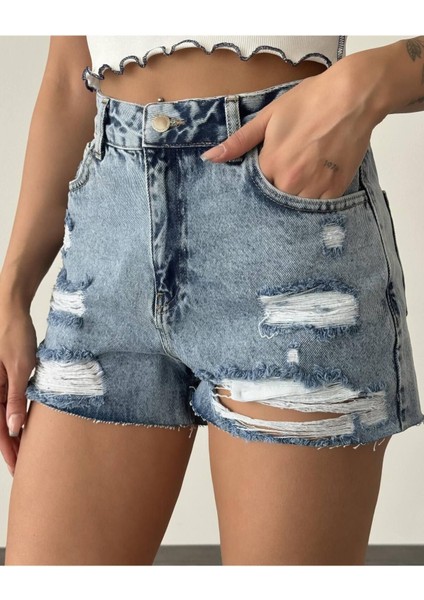 Yırtık Sökük Detaylı Cepli Eskitme Taşlama Püsküllü Cepli Yüksek Bel Kadın Denim Kot Şort